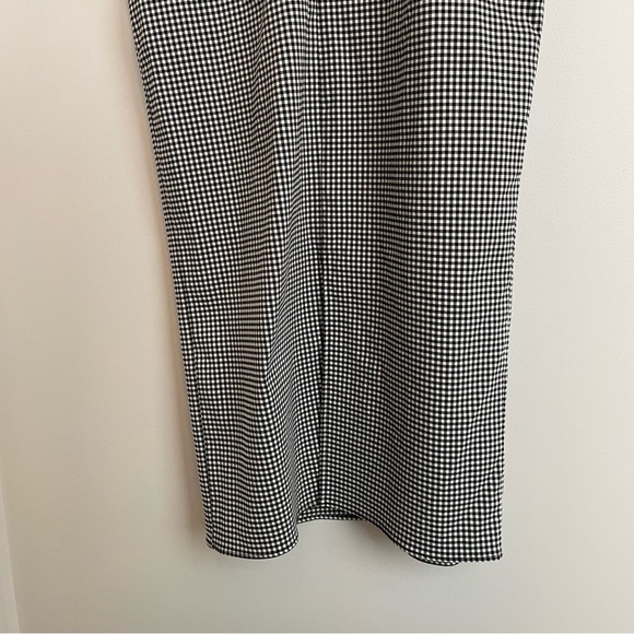 Like new, fitted gingham midi dress. - Picture 7 of 8
